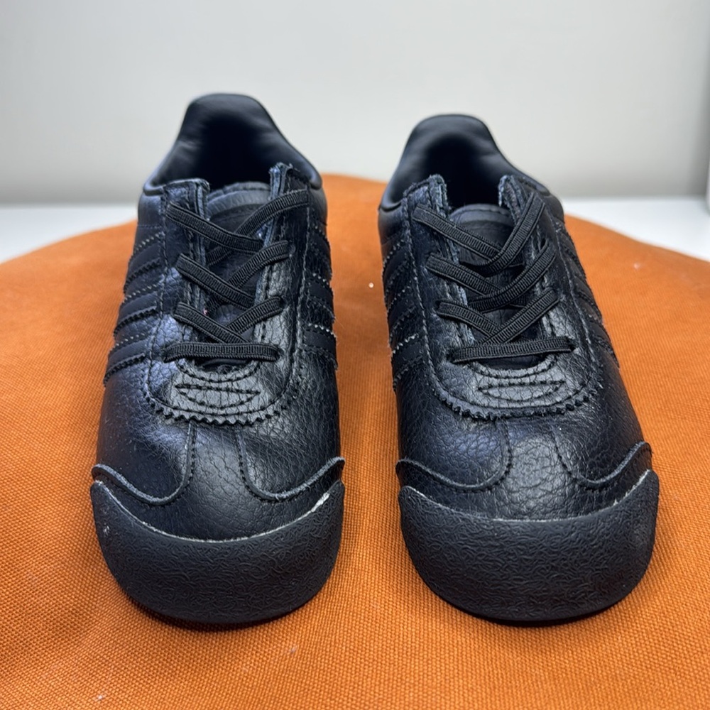 Adidas Kid Black Samoa Shoe/Sneakers Sz 9K Slightly used. Excellent school shoe